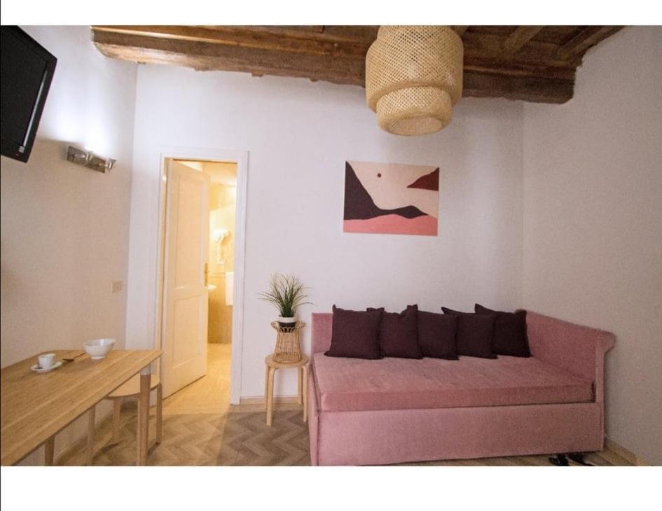 Lovely Apartments In City Centre "Third Floor, Without Elevator" 로마 외부 사진