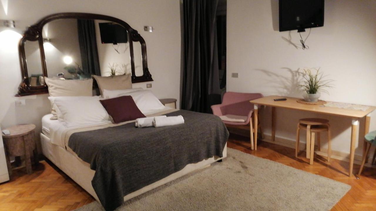 Lovely Apartments In City Centre "Third Floor, Without Elevator" 로마 외부 사진